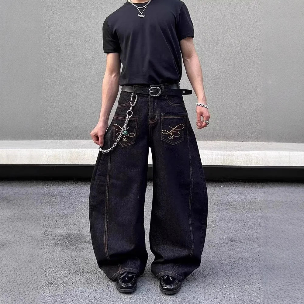 Jeans larghi alla moda retrò