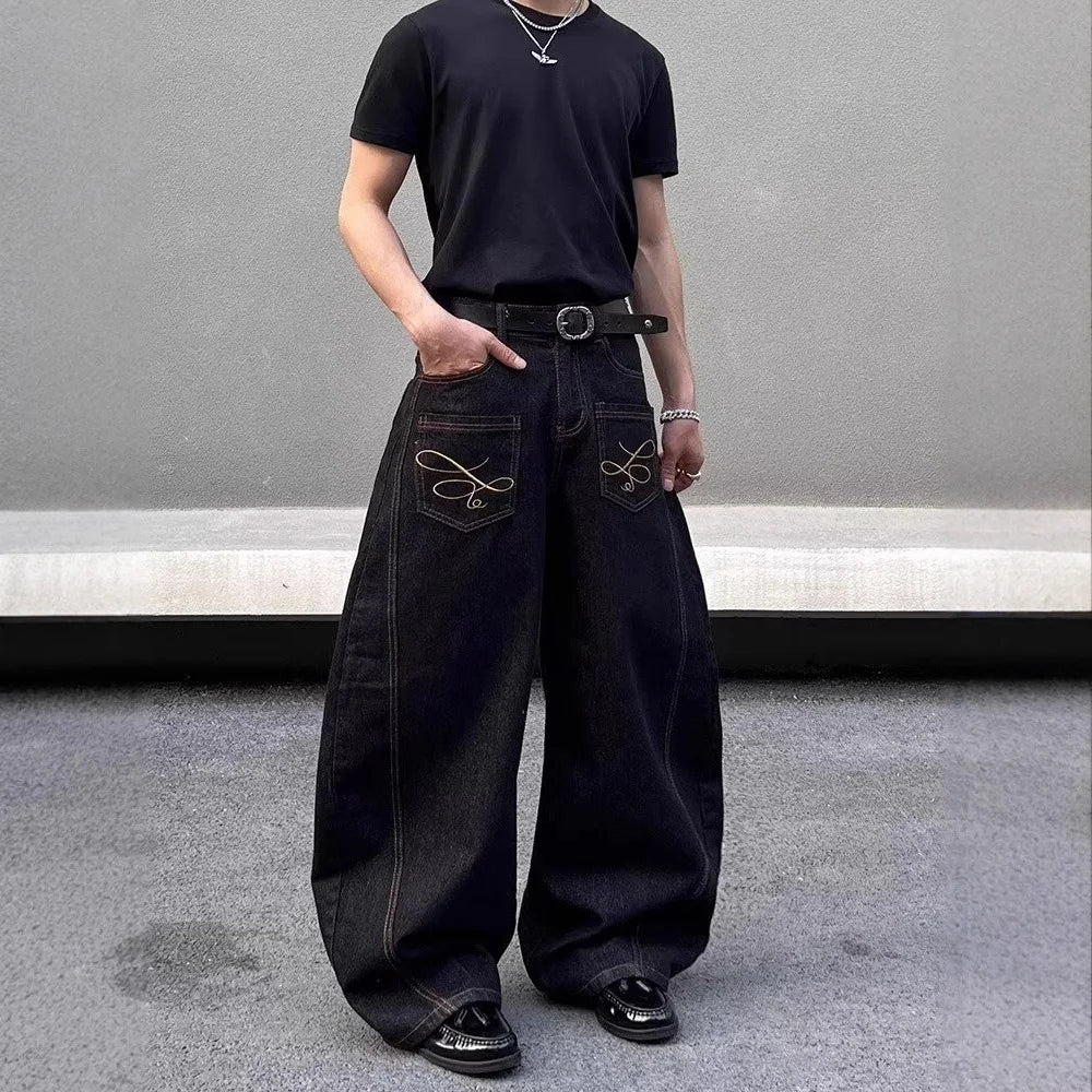 Jeans larghi alla moda retrò